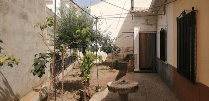 ZUJAR – Casa Adosada en Calle Plina