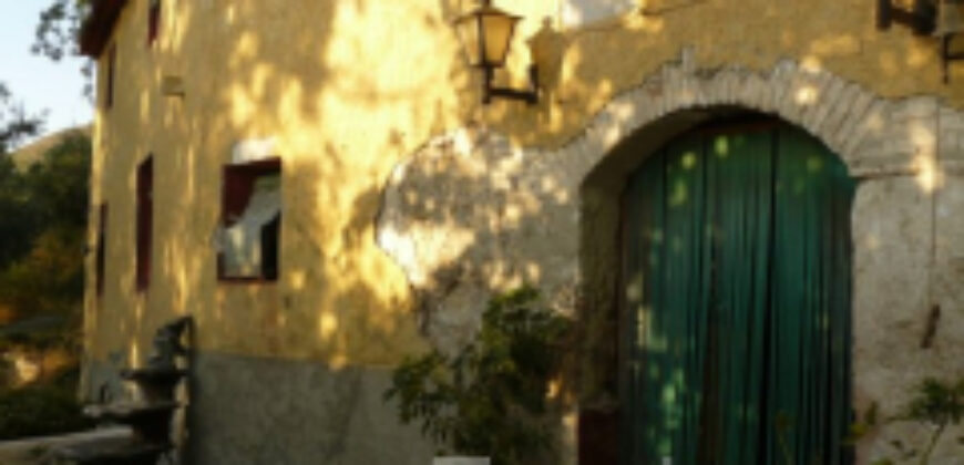 ZUJAR – Finca Agrícola en Venta con Molino, Vivienda y Piscina