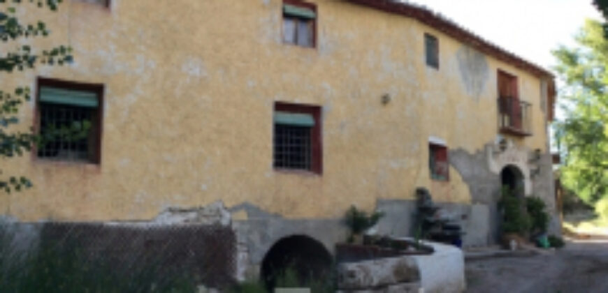 ZUJAR – Finca Agrícola en Venta con Molino, Vivienda y Piscina