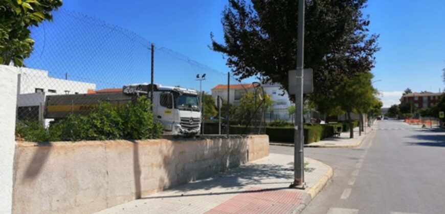 ZUJAR – Solar en Venta, Esquina entre Avda. de los Baños y San Miguel