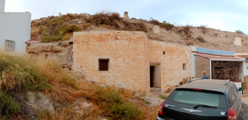 ZUJAR – Casa Cueva en Venta, Bº Abatel