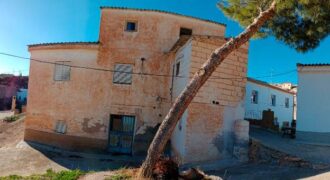ZUJAR – Casa de Pueblo con Cueva en Venta, Barrio Abatel