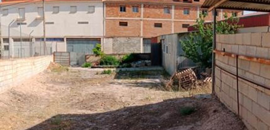 ZUJAR – Nave Industrial Conjunto Urbano en Venta