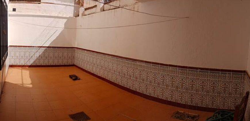 ZUJAR – Edificio completo con 3 viviendas y patio