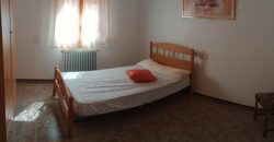 ZUJAR – Edificio completo con 3 viviendas y patio