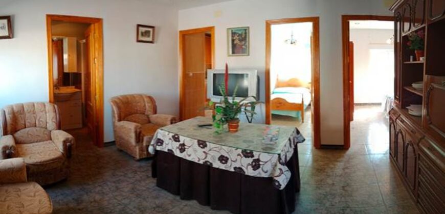 ZUJAR – Edificio completo con 3 viviendas y patio