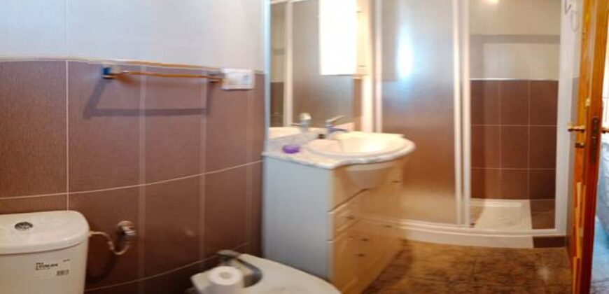 ZUJAR – Edificio completo con 3 viviendas y patio