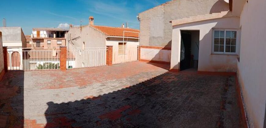 ZUJAR – Edificio completo con 3 viviendas y patio