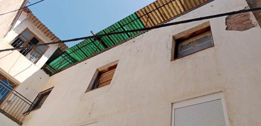 ZUJAR – Piso de 115 m² en edificio — interior por construir + trastero