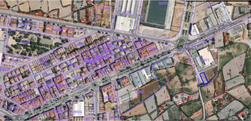 BAZA – Solar Urbano de 590 m2 apto para construir