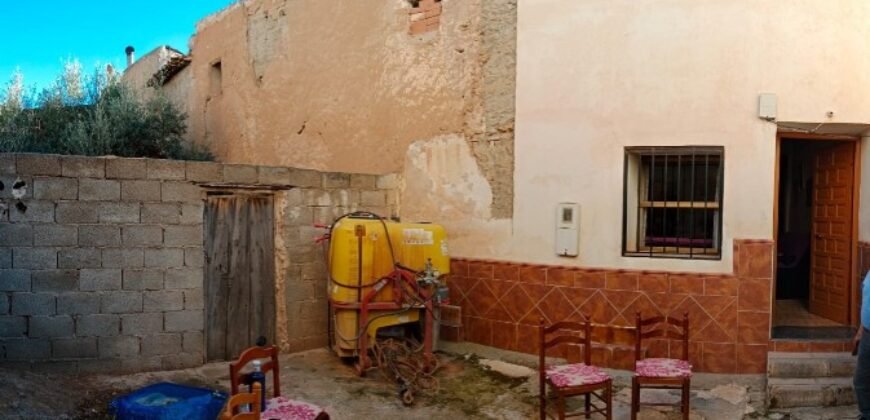 ZÚJAR – Una casa, dos entradas, infinitas ideas