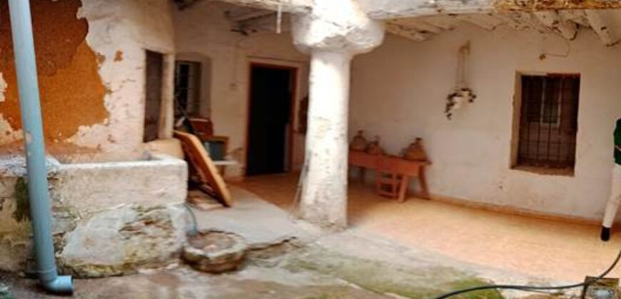 ZÚJAR – Una casa, dos entradas, infinitas ideas