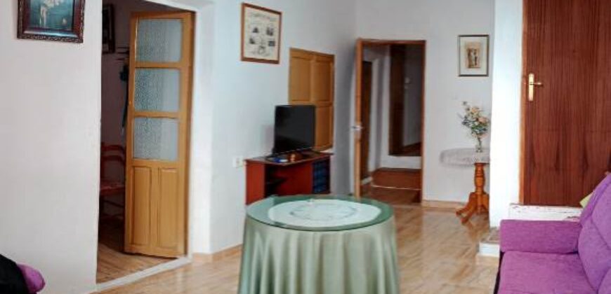 ZÚJAR – Una casa, dos entradas, infinitas ideas