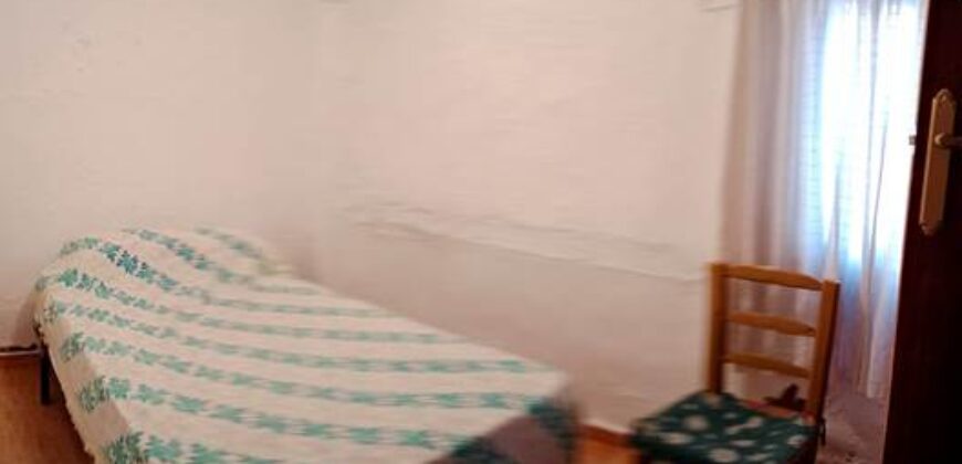 ZÚJAR – Una casa, dos entradas, infinitas ideas