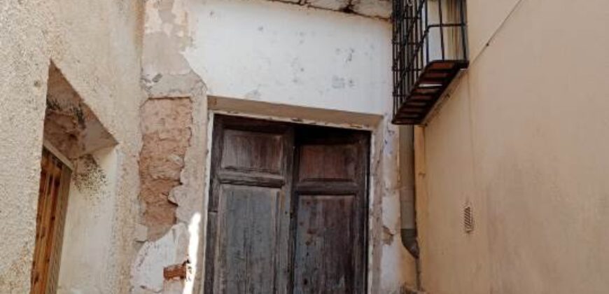 ZÚJAR – Una casa, dos entradas, infinitas ideas