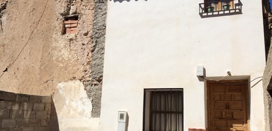 ZÚJAR – Una casa, dos entradas, infinitas ideas