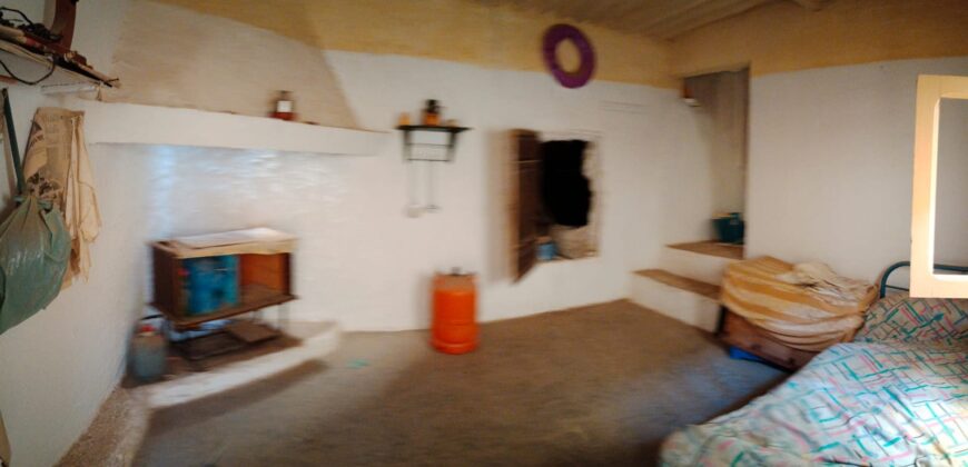 ZUJAR – Oportunidad única! Casa adosada para reformar en zona residencial