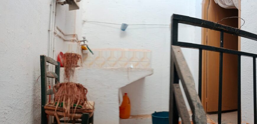 ZUJAR – Oportunidad única! Casa adosada para reformar en zona residencial