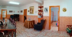ZUJAR – Chalet Independiente en la Mejor Zona Residencial