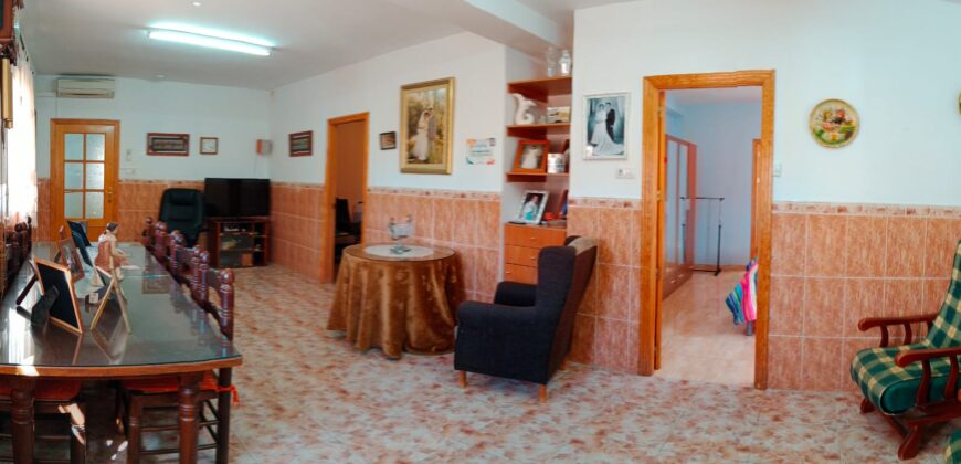 ZUJAR – Chalet Independiente en la Mejor Zona Residencial