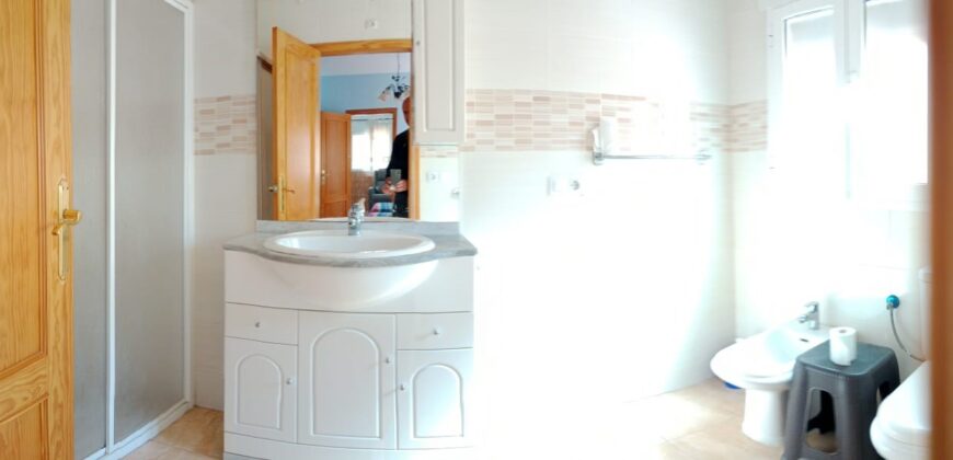 ZUJAR – Chalet Independiente en la Mejor Zona Residencial
