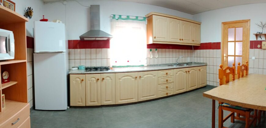 ZUJAR – Chalet Independiente en la Mejor Zona Residencial