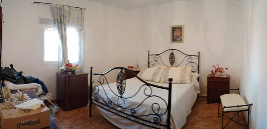 ZUJAR – Chalet Independiente en la Mejor Zona Residencial
