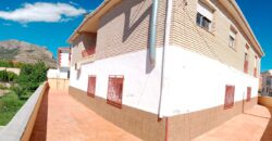 ZUJAR – Chalet Independiente en la Mejor Zona Residencial