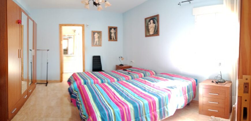 ZUJAR – Chalet Independiente en la Mejor Zona Residencial