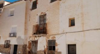 ZUJAR – Vivienda para reformar y gran potencial