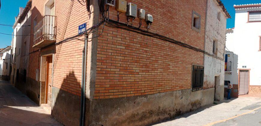 ZUJAR – Casa para reformar en Calle San Leandro