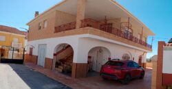 ZUJAR – Chalet Independiente en la Mejor Zona Residencial
