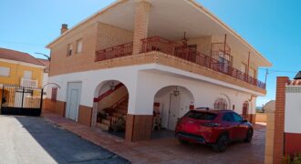 ZUJAR – Chalet Independiente en la Mejor Zona Residencial