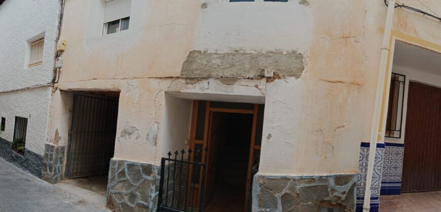 ZUJAR – Casa en proceso de reforma